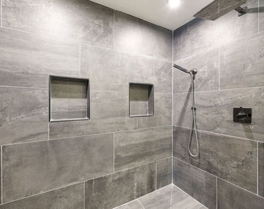 723 Westmount Drive - Photo Thumbnail 12