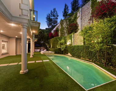 1455 Robmar Drive - Photo Thumbnail 4