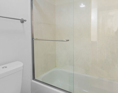 10982 Roebling Avenue - Photo Thumbnail 33