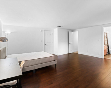 10982 Roebling Avenue - Photo Thumbnail 20