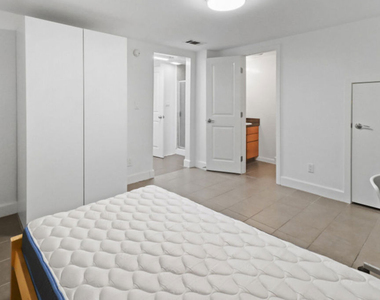10982 Roebling Avenue - Photo Thumbnail 12