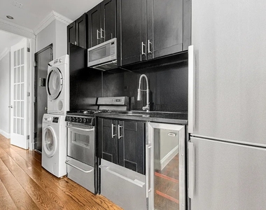212 E 105th St - Photo Thumbnail 6
