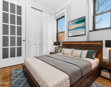 212 E 105th St - Photo Thumbnail 1