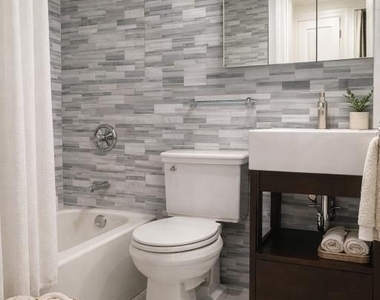 212 E 105th St - Photo Thumbnail 2