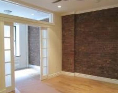 212 E 105th St - Photo Thumbnail 4