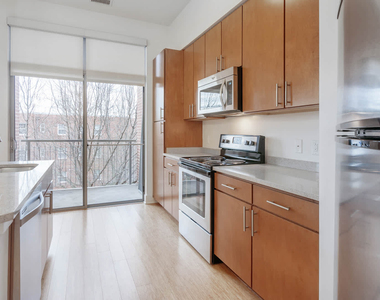 2209 Pershing Drive - Photo Thumbnail 5