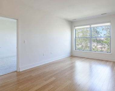 2209 Pershing Drive - Photo Thumbnail 7