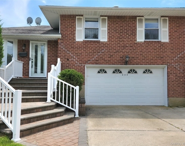 244 Martin Drive - Photo Thumbnail 2