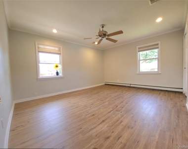 244 Martin Drive - Photo Thumbnail 10