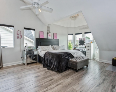 319 Harbor Drive - Photo Thumbnail 24