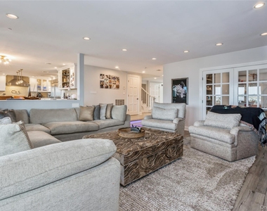 319 Harbor Drive - Photo Thumbnail 13