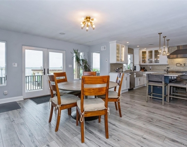 319 Harbor Drive - Photo Thumbnail 12