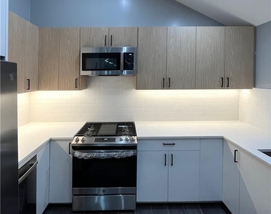 31 Riverside Avenue - Photo Thumbnail 14