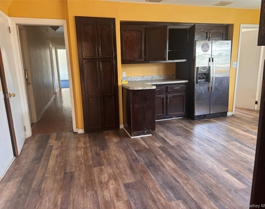 116 Williams Avenue - Photo Thumbnail 8