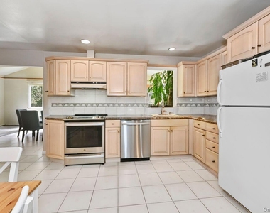 568 Manville Road - Photo Thumbnail 4