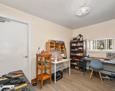 568 Manville Road - Photo Thumbnail 18