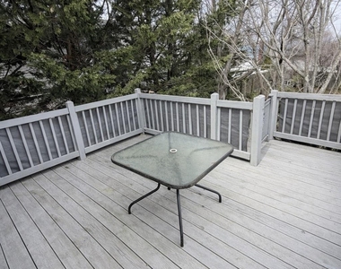 308 Kansas Street - Photo Thumbnail 8