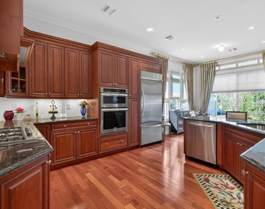 702 Equestrian Way - Photo Thumbnail 12