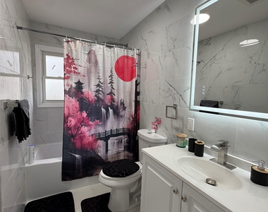 165 Lynbrook Drive - Photo Thumbnail 10