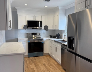 165 Lynbrook Drive - Photo Thumbnail 3