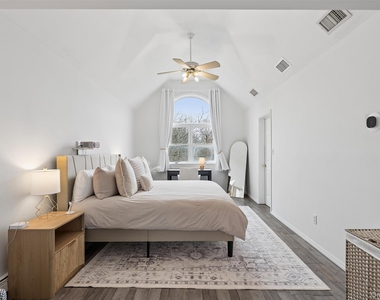 97 Grant Drive - Photo Thumbnail 11