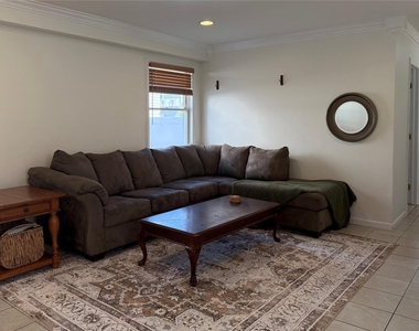 227 W Pine Street - Photo Thumbnail 6