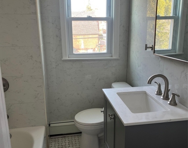 1016 Oaks Drive - Photo Thumbnail 14