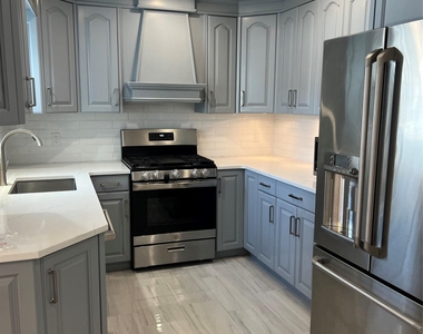 1016 Oaks Drive - Photo Thumbnail 6