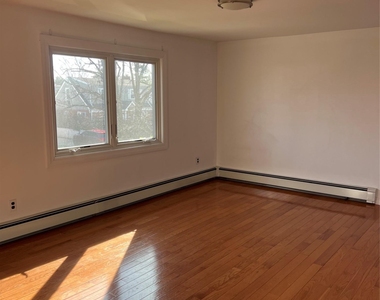 1016 Oaks Drive - Photo Thumbnail 13