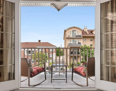 434 E Broadway - Photo Thumbnail 1
