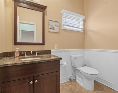 434 E Broadway - Photo Thumbnail 20