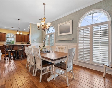 434 E Broadway - Photo Thumbnail 14