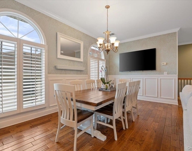 434 E Broadway - Photo Thumbnail 15
