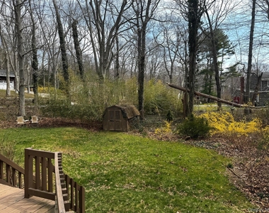 2581 Roanoke Avenue - Photo Thumbnail 15