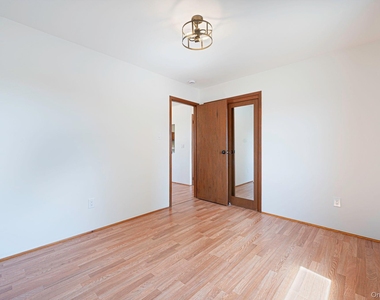456 15th Street - Photo Thumbnail 9