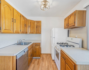 456 15th Street - Photo Thumbnail 5