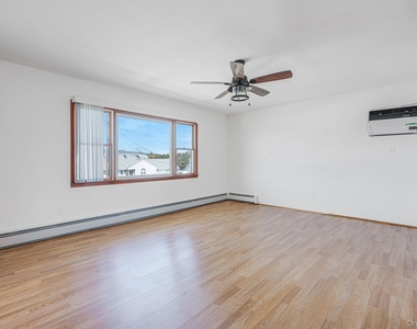 456 15th Street - Photo Thumbnail 1