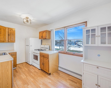 456 15th Street - Photo Thumbnail 4