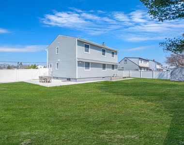 456 15th Street - Photo Thumbnail 17