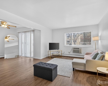 22 Lake Avenue - Photo Thumbnail 3