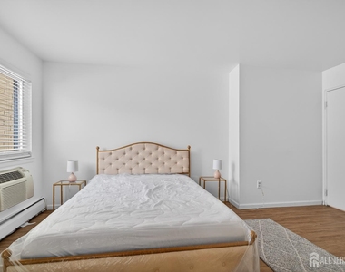 22 Lake Avenue - Photo Thumbnail 6