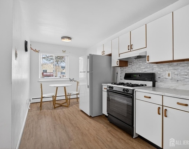 22 Lake Avenue - Photo Thumbnail 5