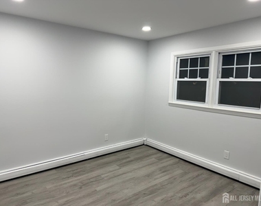 2460 Woodbridge Avenue - Photo Thumbnail 23