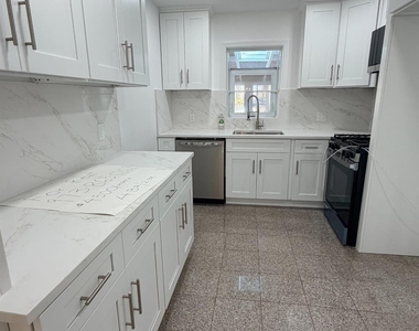 2460 Woodbridge Avenue - Photo Thumbnail 7