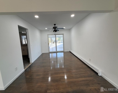 2460 Woodbridge Avenue - Photo Thumbnail 15