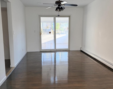 2460 Woodbridge Avenue - Photo Thumbnail 2