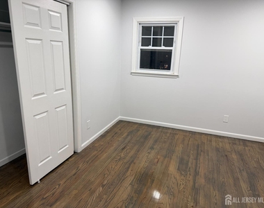 2460 Woodbridge Avenue - Photo Thumbnail 25