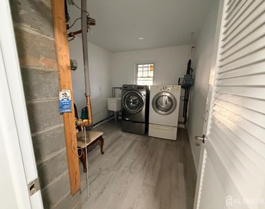 2460 Woodbridge Avenue - Photo Thumbnail 27