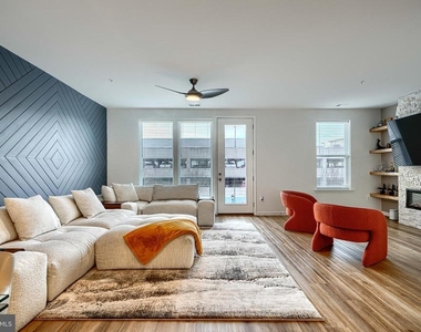 2596 Neabsco Common Place - Photo Thumbnail 9