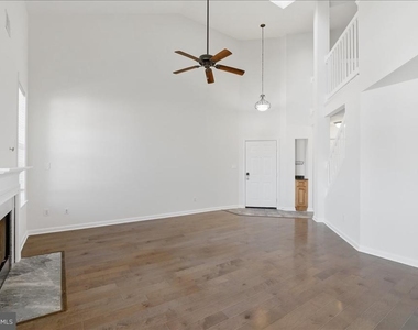 1304 Garden Wall Circle - Photo Thumbnail 6